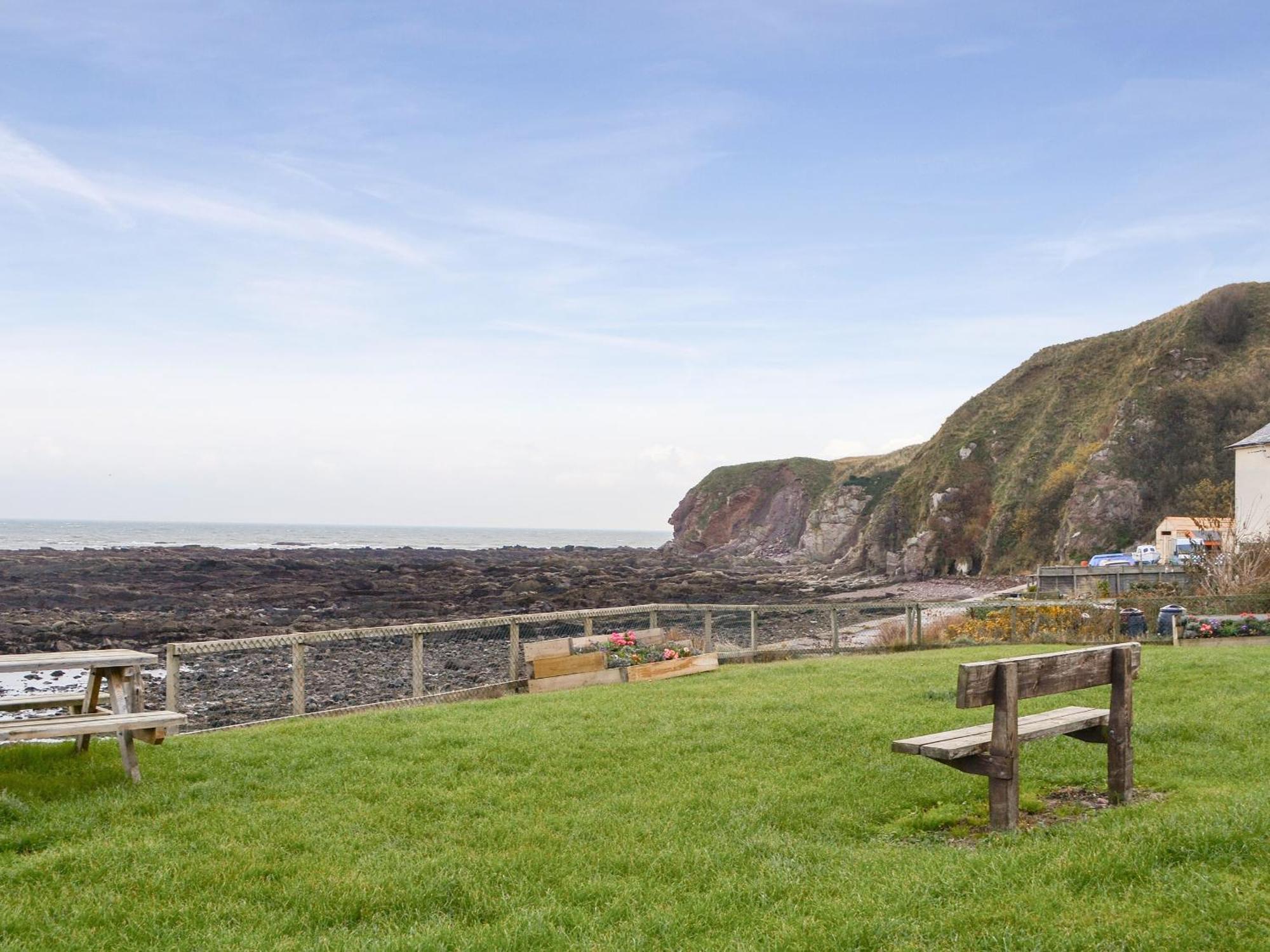 Seal View Villa Burnmouth Exterior photo